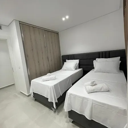 Lux * Sarandë