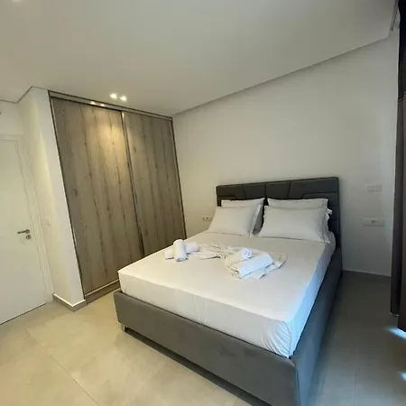 Lux * Saranda