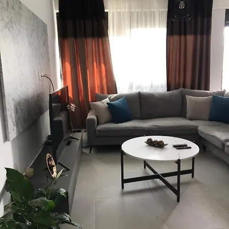 Lux Saranda